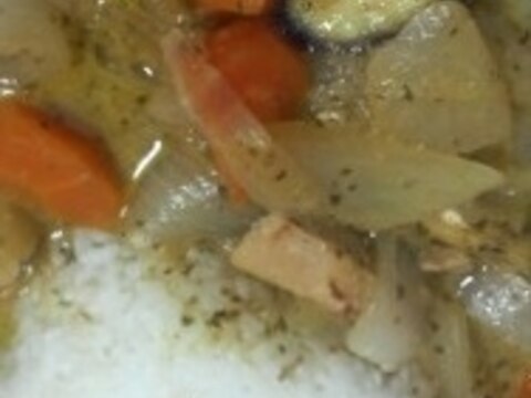 即席♪グリーンカレー缶でゴロゴロ野菜とお肉アレンジ